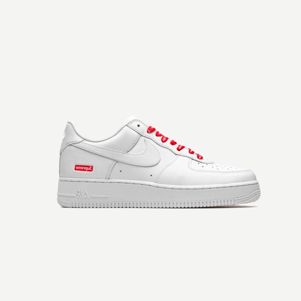 Nike air force 1 low supreme white